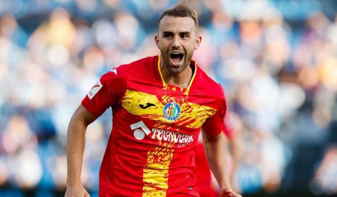 包含赫塔菲主场告捷，取得胜利晋级积分榜的词条