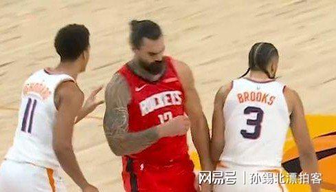 包含深圳队险胜勇士,霍勒迪点燃赛场的词条 包含深圳队险胜勇士,霍勒迪点燃赛场的词条