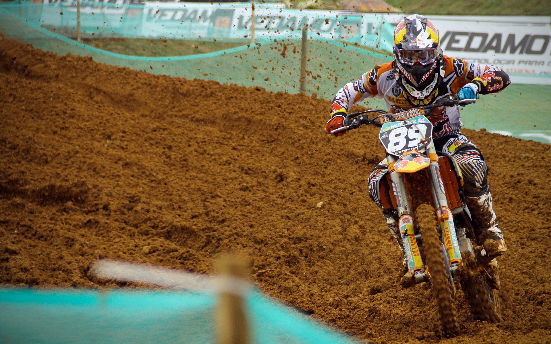 赛道上的终局，范弗利特如何让F1年度争冠之夜提前落幕