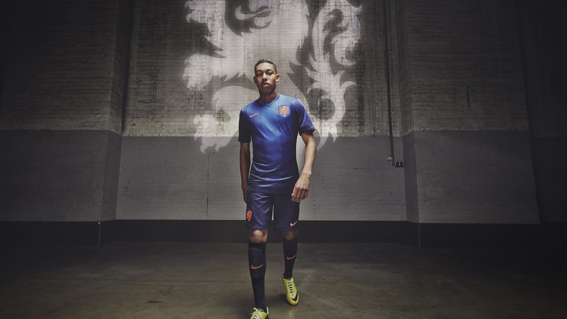 格纳布里存在感拉满！巴拉圭巅峰对决胜出几内亚，一场跨越时空的足球想象